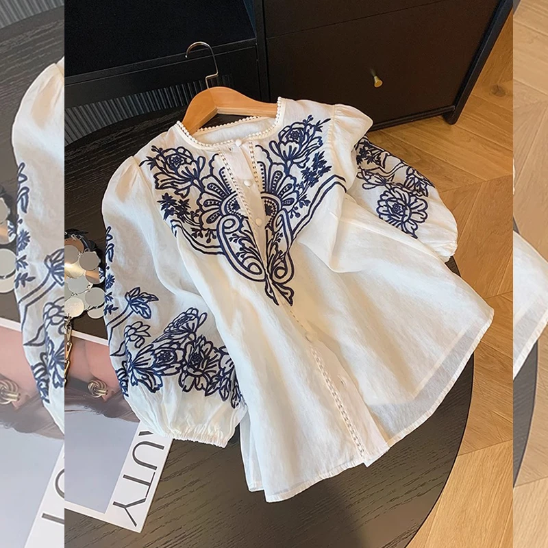 8704新中式刺绣碎花衬衫上衣女装夏季新款大码宽松小众别致衬衣