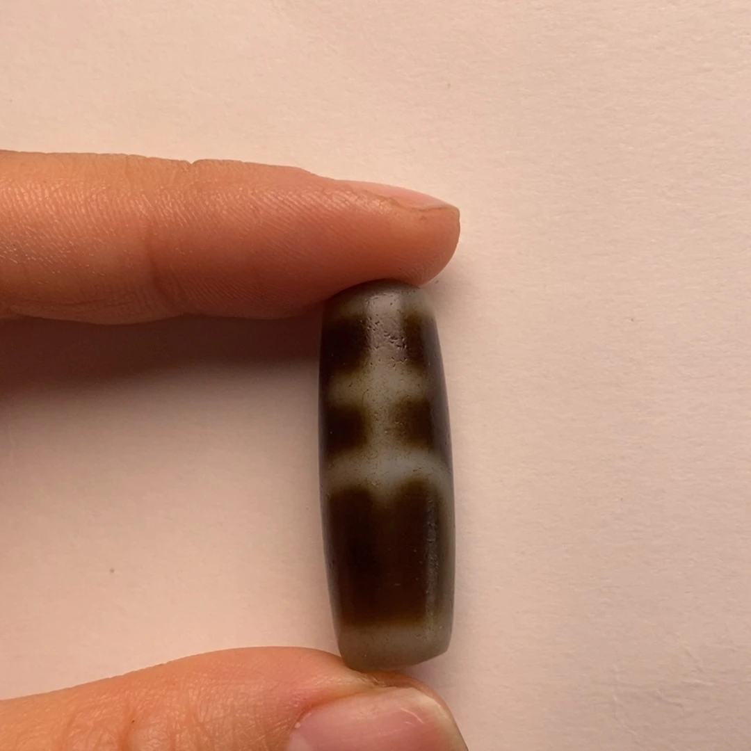玛瑙/玉髓颈饰未镶嵌执****?
