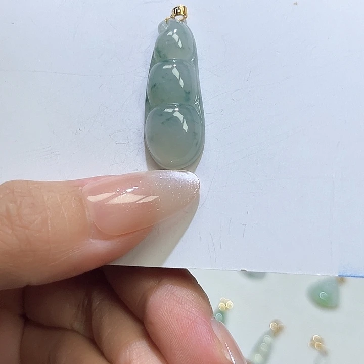 颈饰18K金镶嵌翡翠