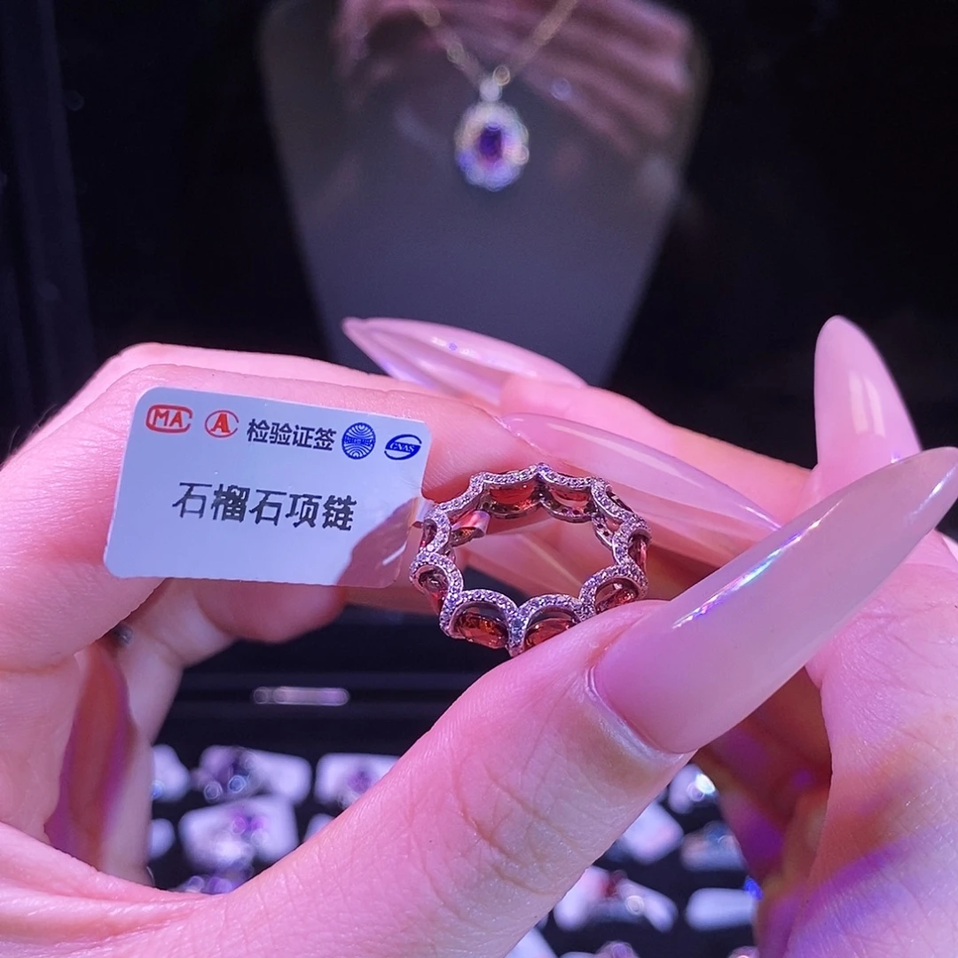 银S925镶嵌颈饰石榴石