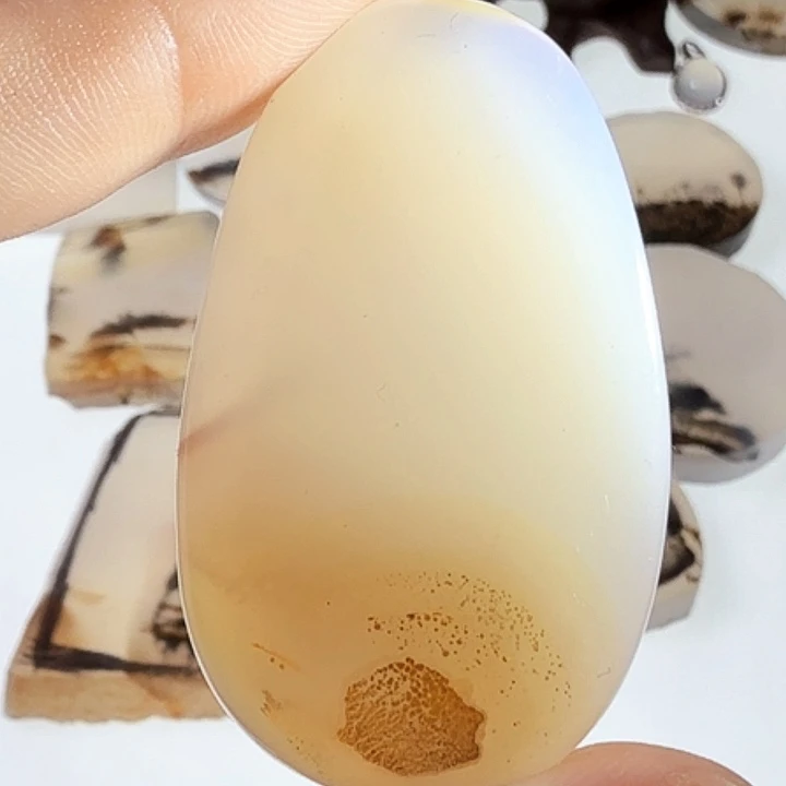 玛瑙/玉髓未镶嵌珠宝半成品