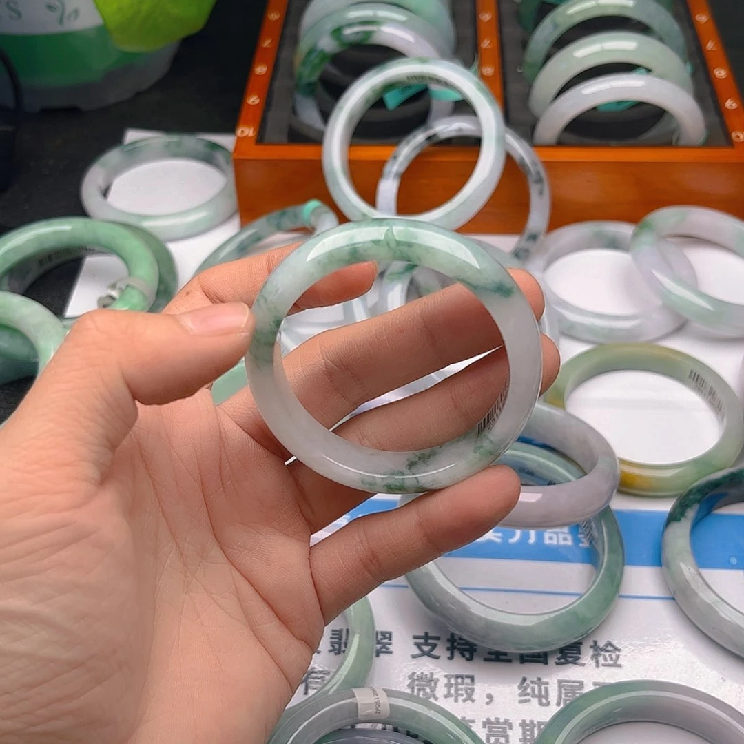 未镶嵌手镯翡翠5152. 70