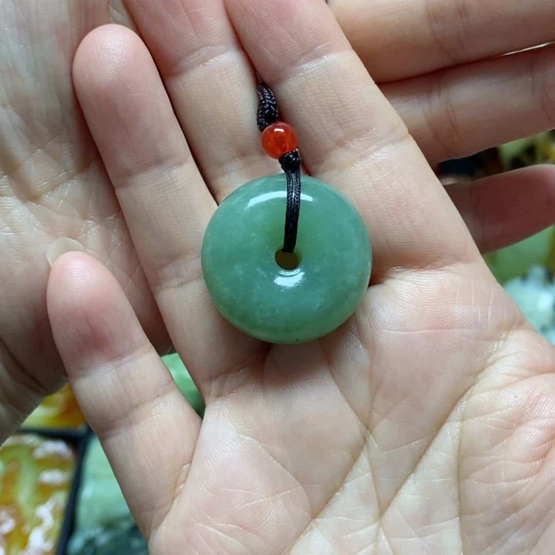 岫玉吊坠(赠链)未镶嵌