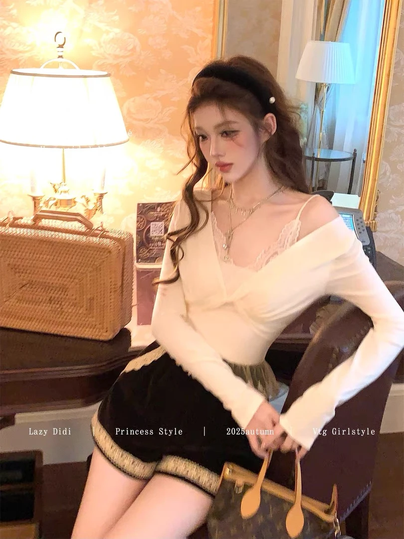 Hello熙熙 【茉莉奶白】蕾丝拼接吊带V领长袖T恤女假两件修身上衣女