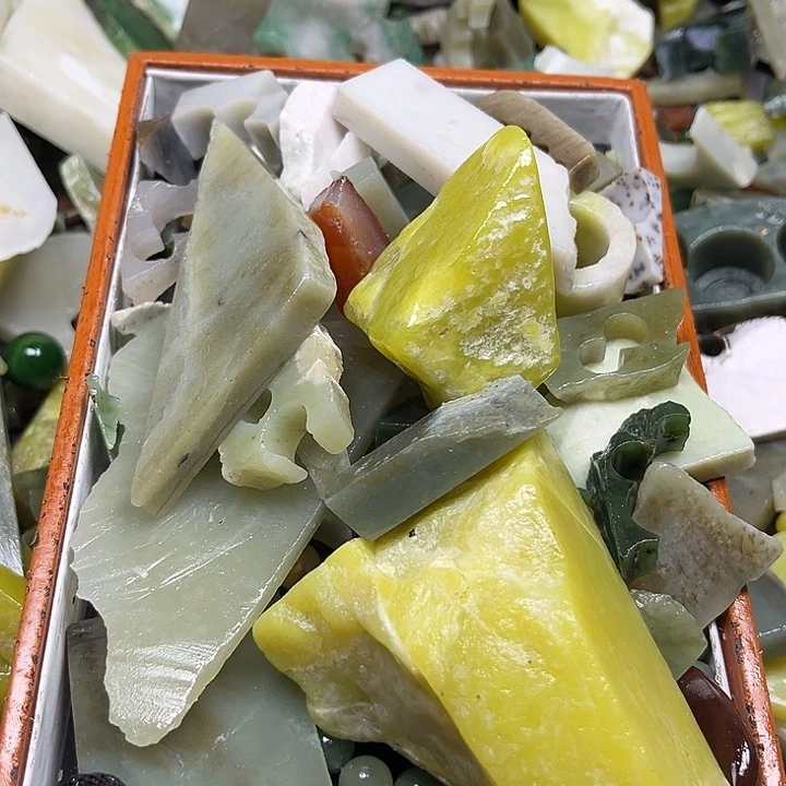 和田玉未镶嵌珠宝奇石苏****，