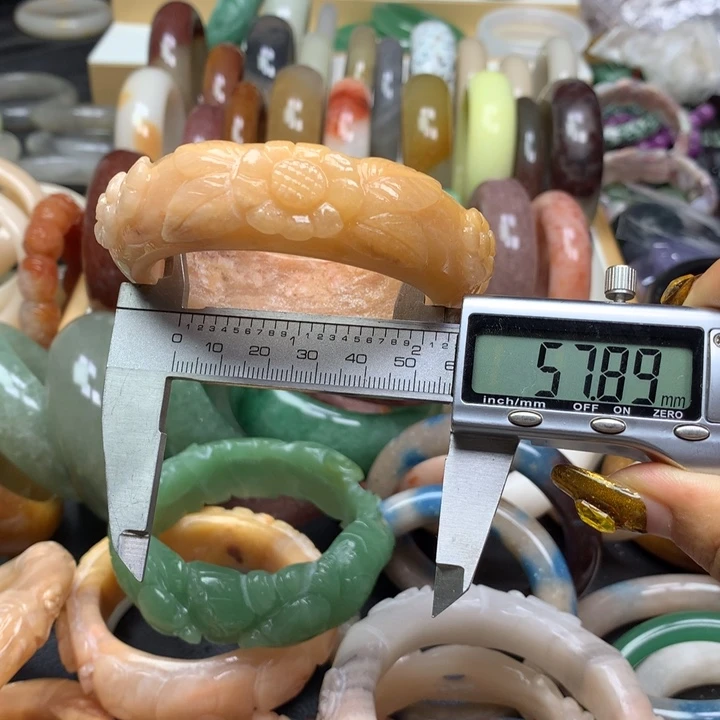 石英质玉手镯未镶嵌