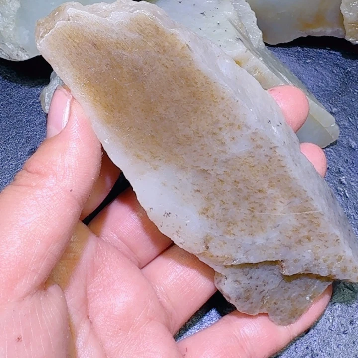 和田玉未镶嵌珠宝半成品