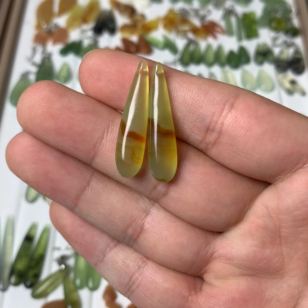 蛇纹石玉耳饰未镶嵌盼*
