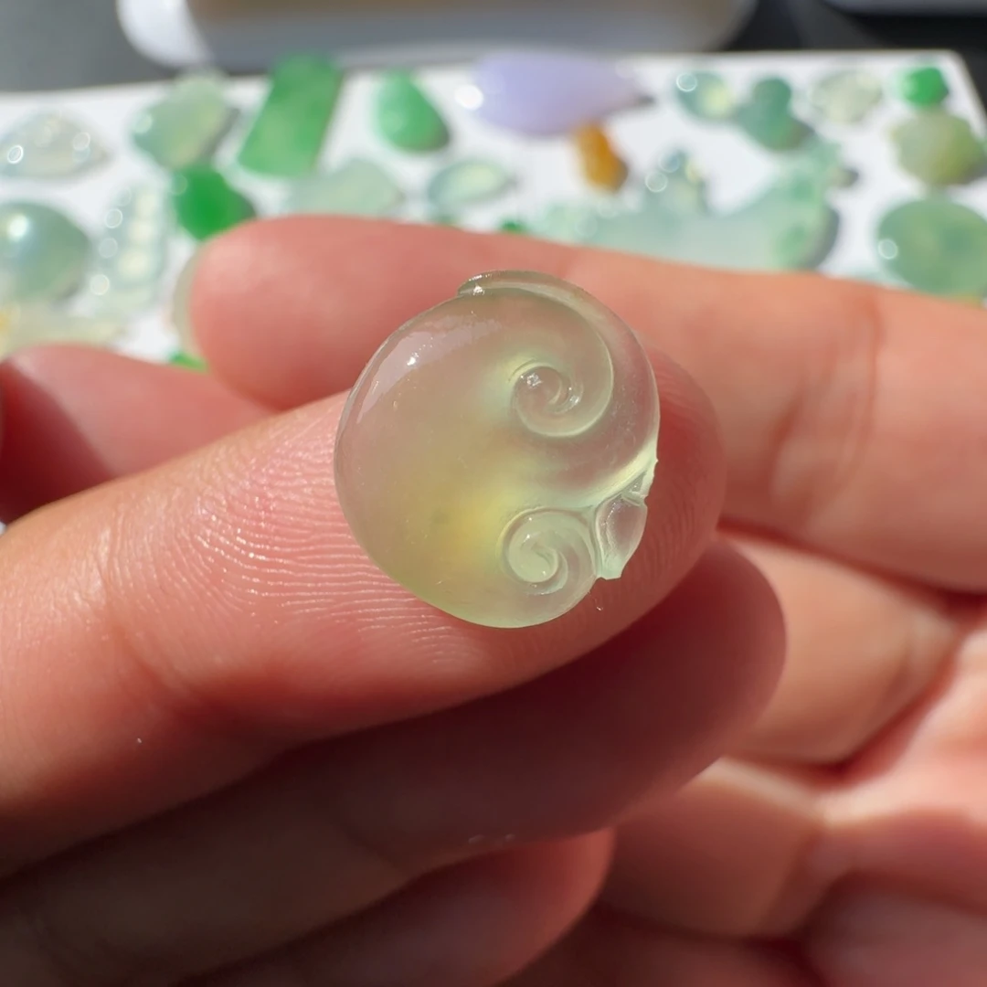 定制翡翠未镶嵌高冰如意