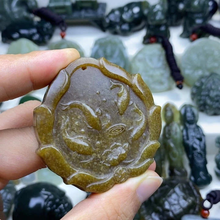 颈饰未镶嵌和田玉