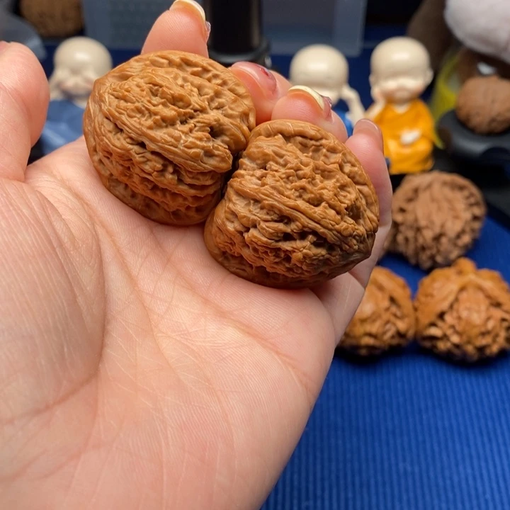 文玩核桃吊坠36尺红宝石