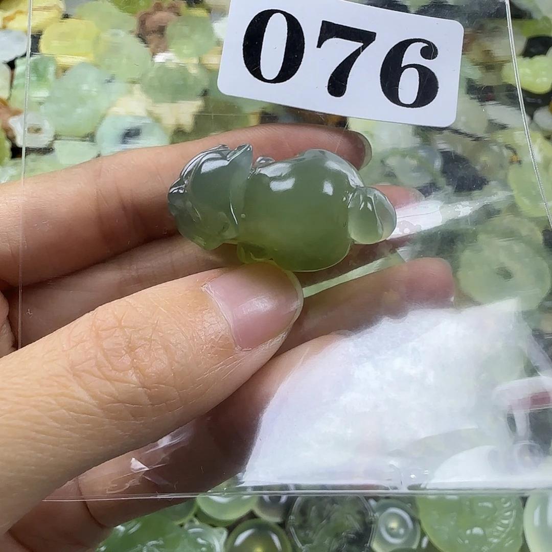 蛇纹石玉未镶嵌岫玉吊坠