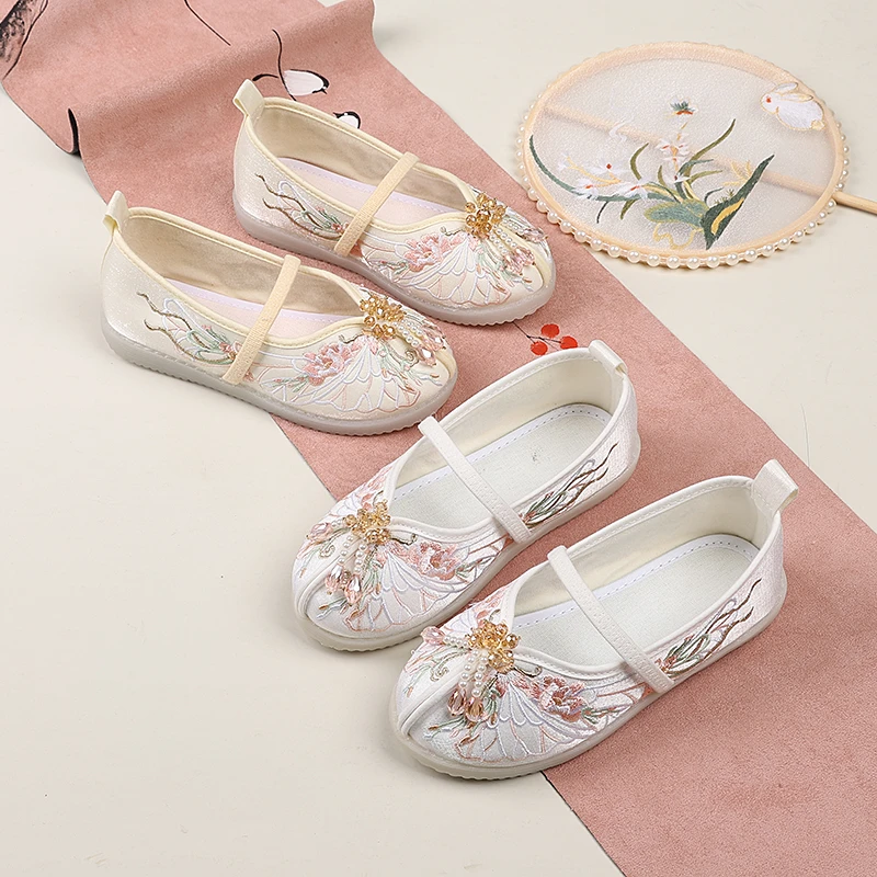 新款汉服鞋子女童绣花鞋宝宝布鞋儿童演出鞋古装古风配汉服的鞋子