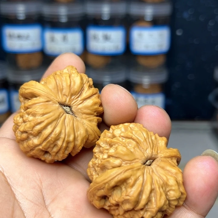 文玩核桃吊坠L***s龙鼎微修