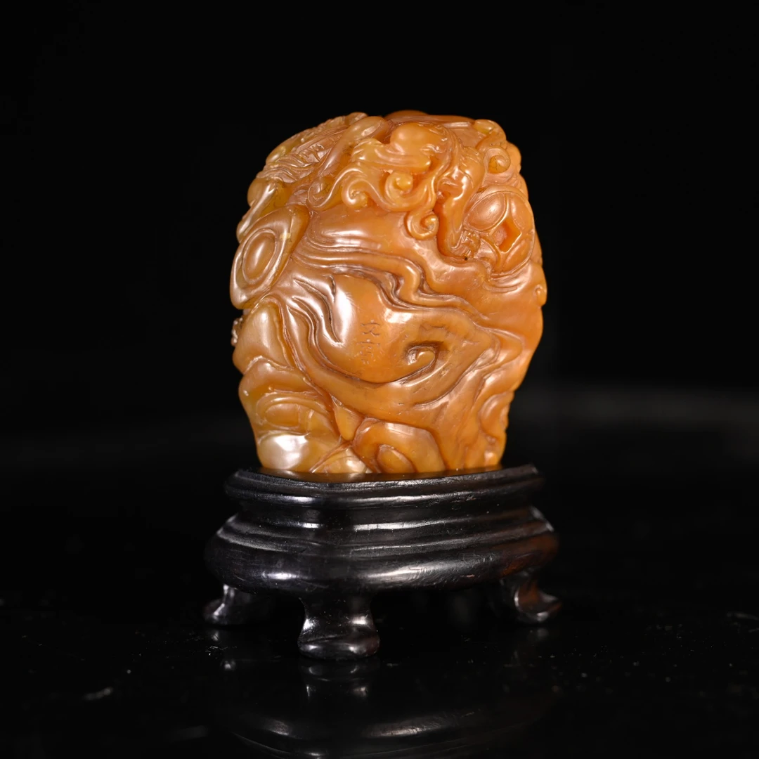 LOT8881 田黄石摆件/保利