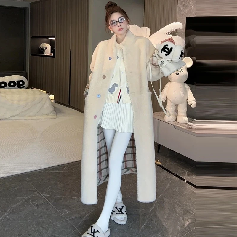 彩色扣子皮毛一体时尚轻奢毛毛大衣外套女