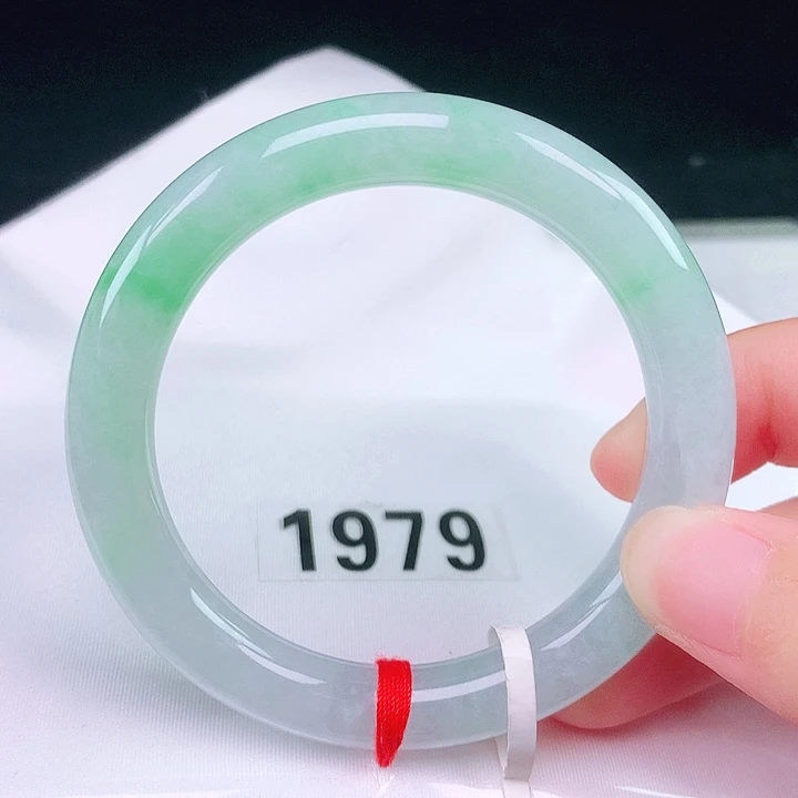 翡翠未镶嵌手镯翡翠手镯