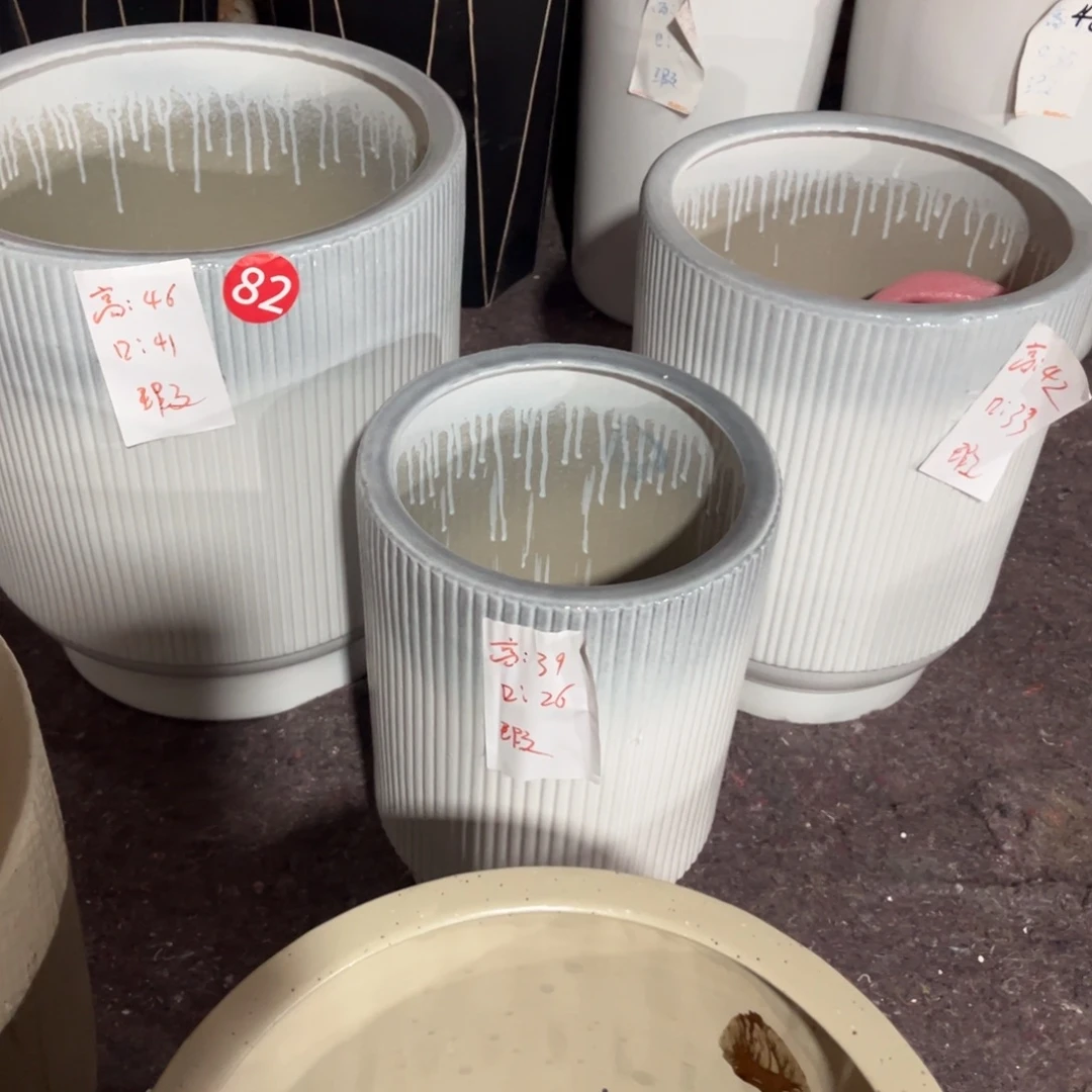 高脚条纹蓝口一套三个花盆