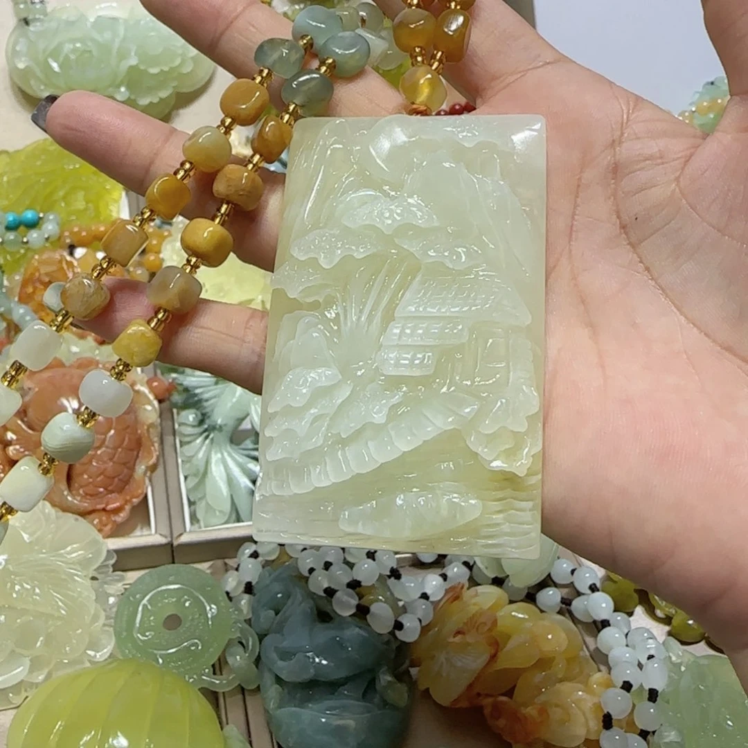 未镶嵌蛇纹石玉吊坠