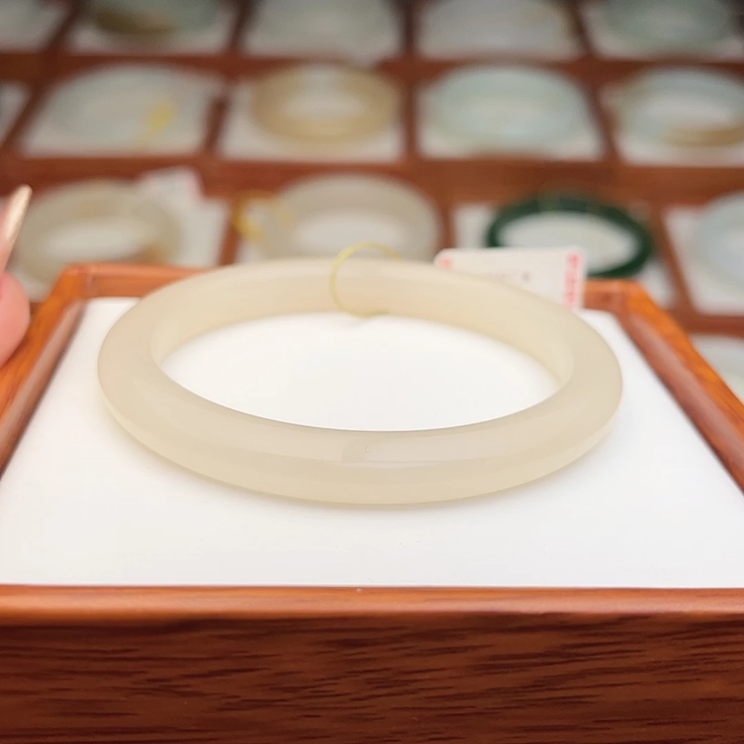 和田玉未镶嵌手镯55.8