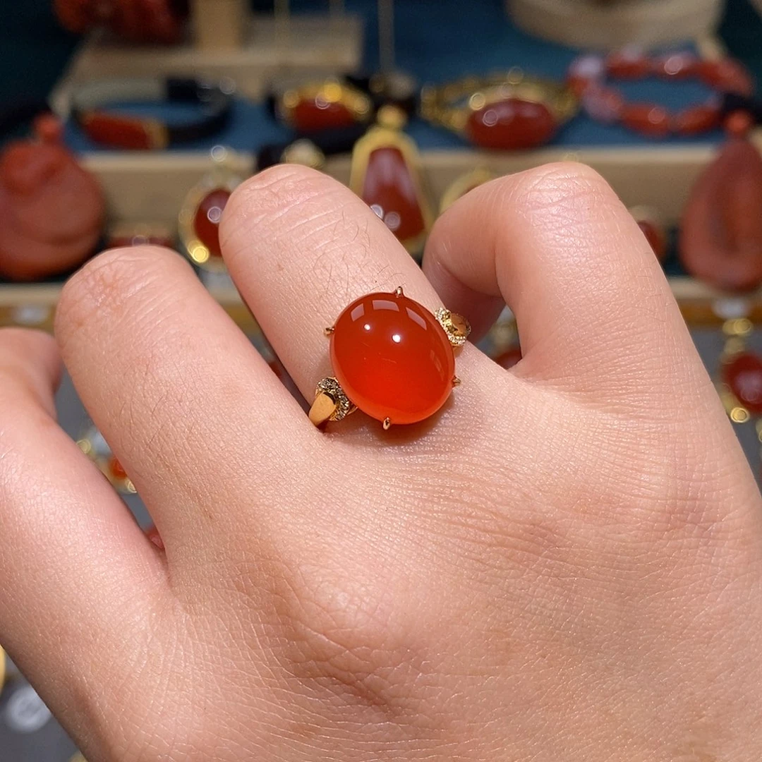 南红玛瑙18K金镶嵌戒指