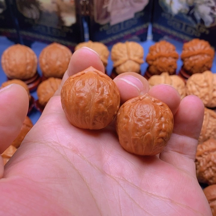 文玩核桃把件小仙桃