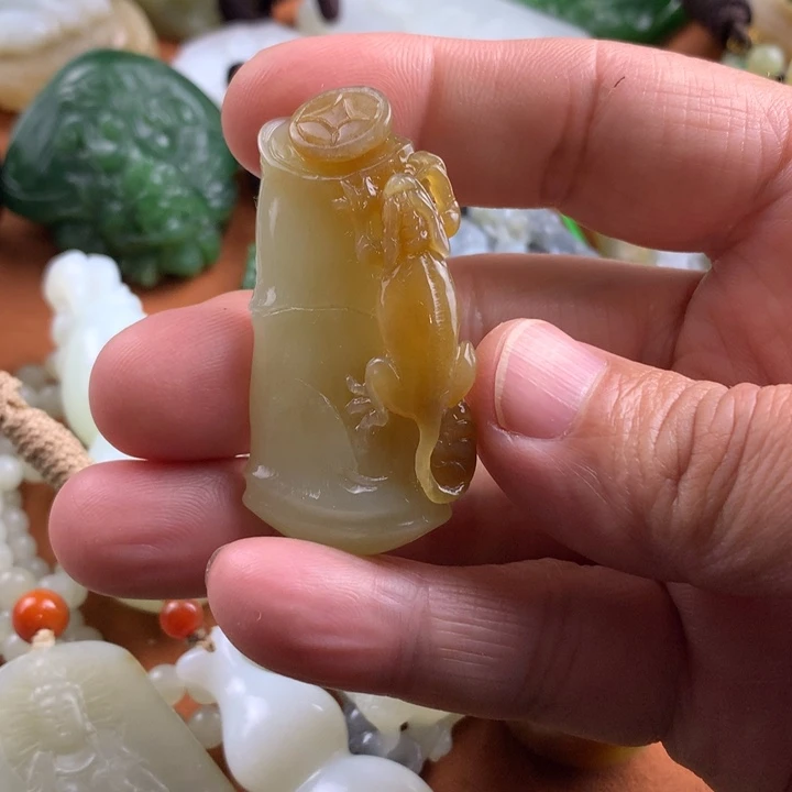 未镶嵌和田玉挂件