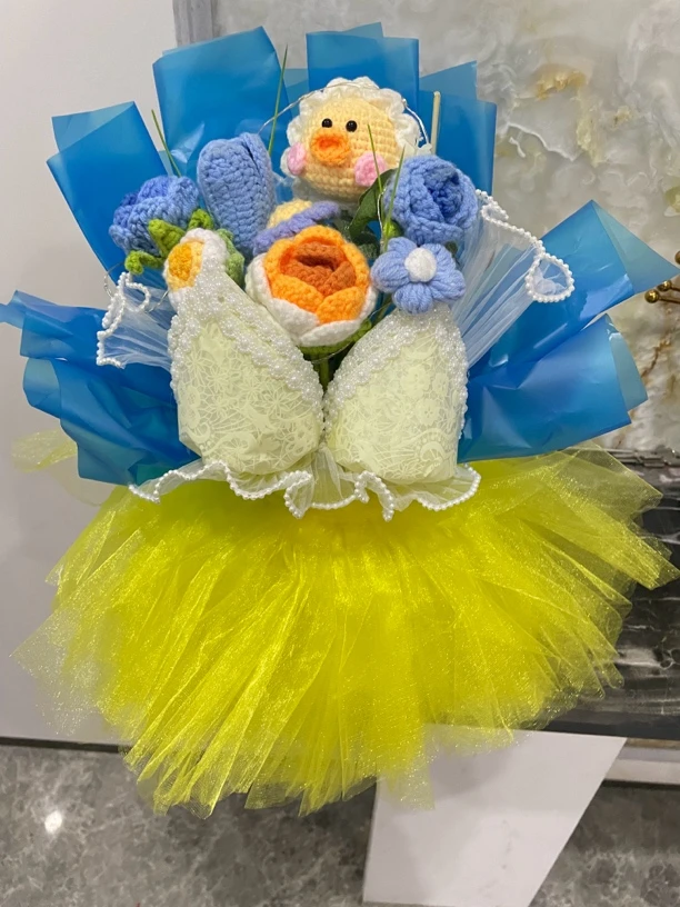 毛线手工白雪公主花束