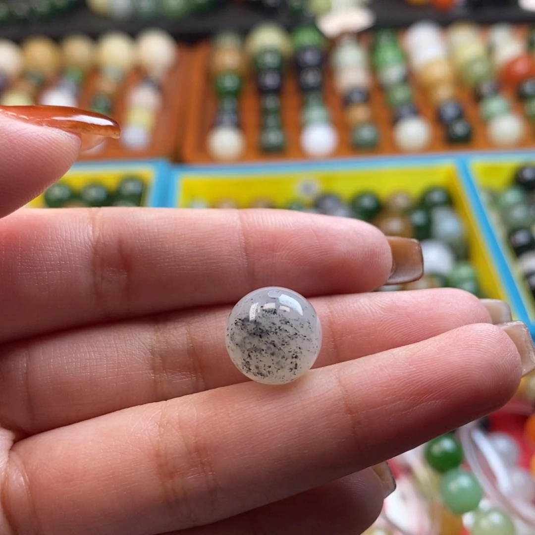 和田玉未镶嵌珠宝奇石福利白底点墨青花单珠z12