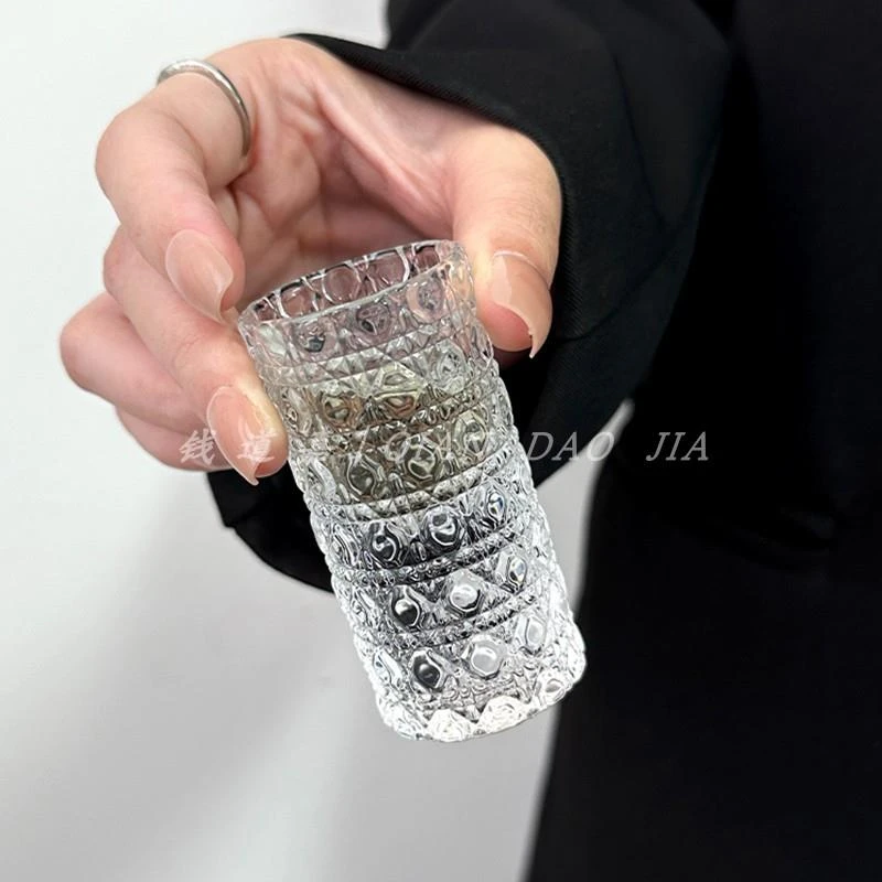新款轻奢小酒杯浮雕加厚玻璃白酒杯酒盅小号家用一口杯烈酒宝石纹