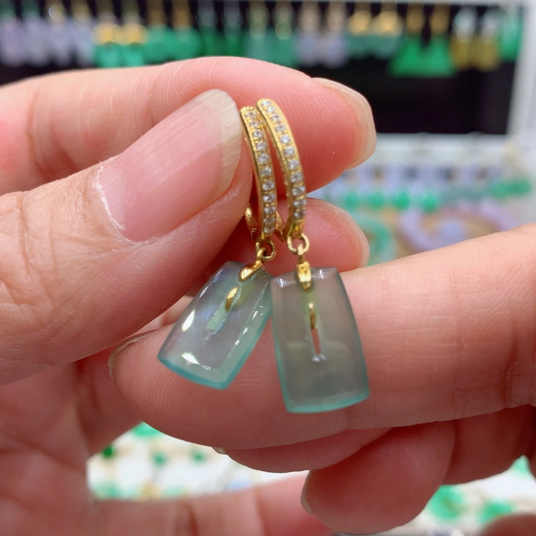 翡翠18K金镶嵌耳饰