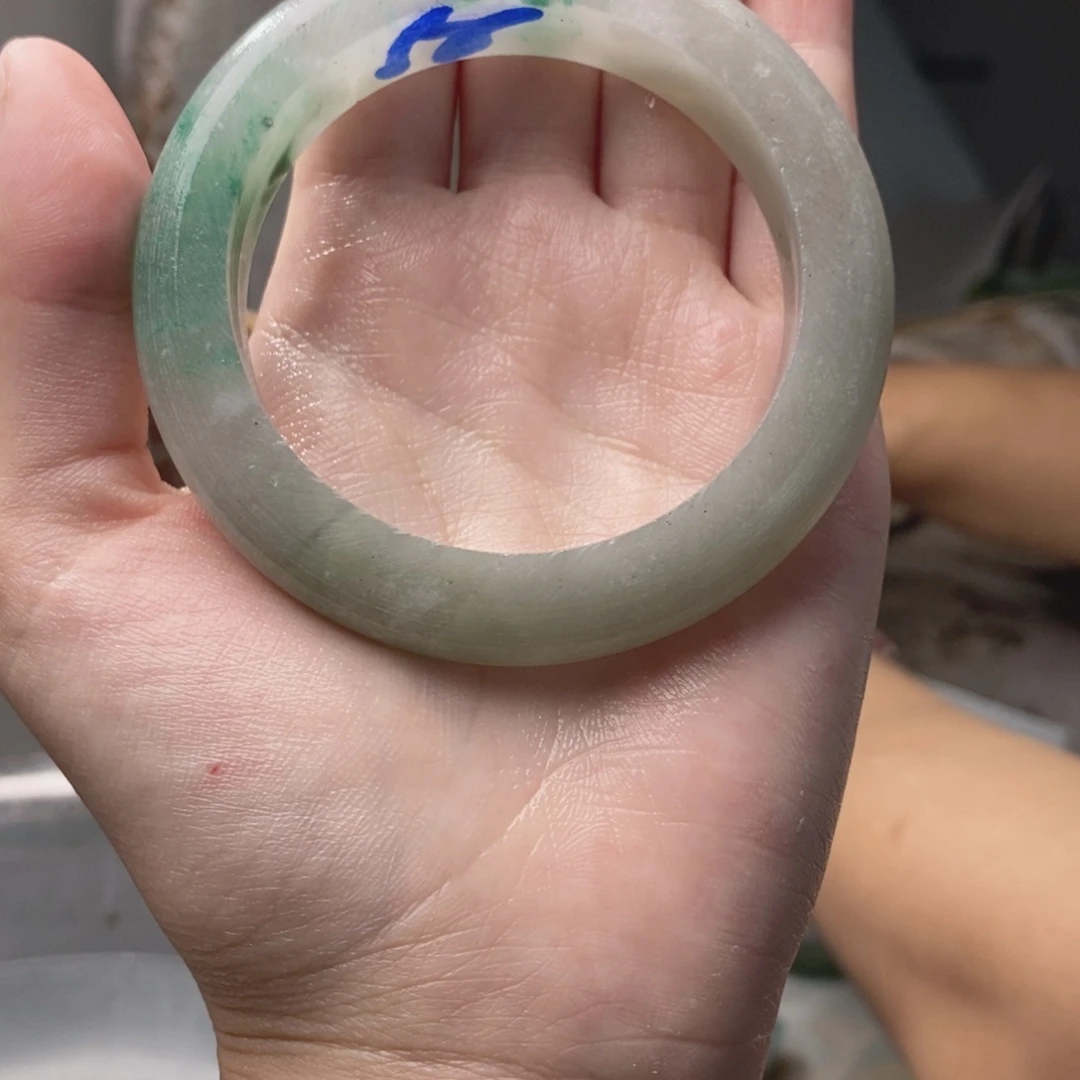 眀***媚石英质玉手镯未镶嵌定制