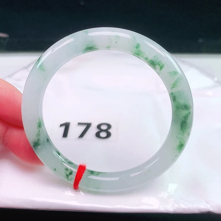 翡翠未镶嵌手镯（圆镯）178