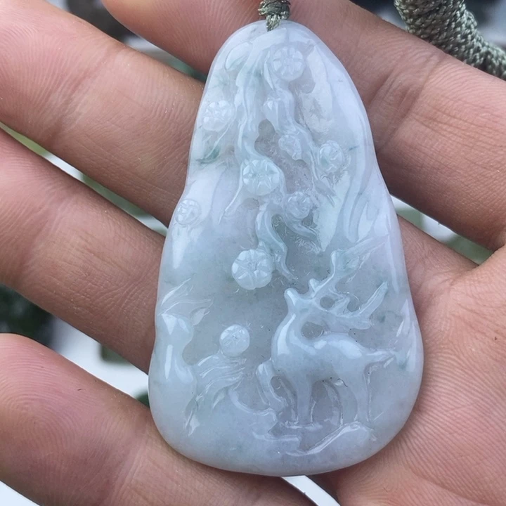 翡翠未镶嵌颈饰梅花鹿