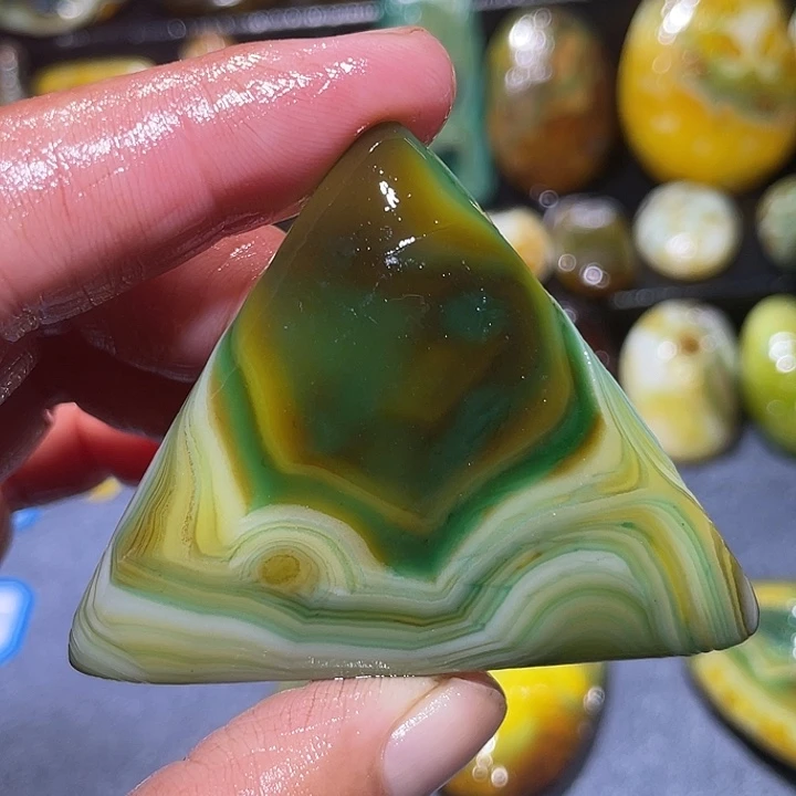 玛瑙/玉髓未镶嵌珠宝奇石