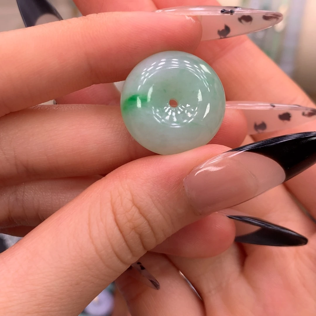 翡翠挂件未镶嵌你是