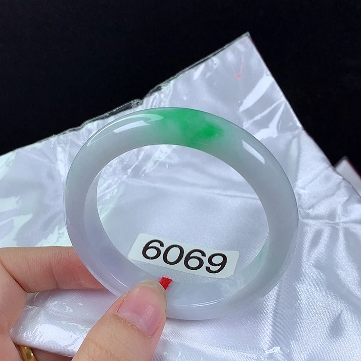 翡翠未镶嵌手镯54圈
