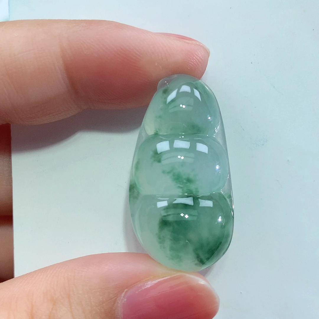 翡翠未镶嵌颈饰豆