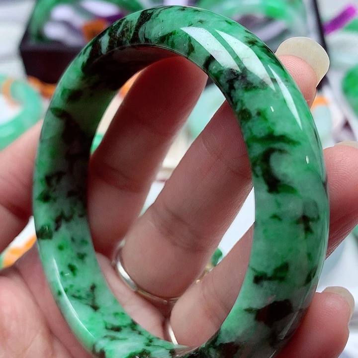 翡翠未镶嵌手镯翡翠