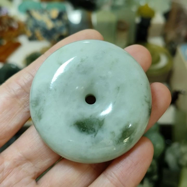 岫玉未镶嵌平安扣