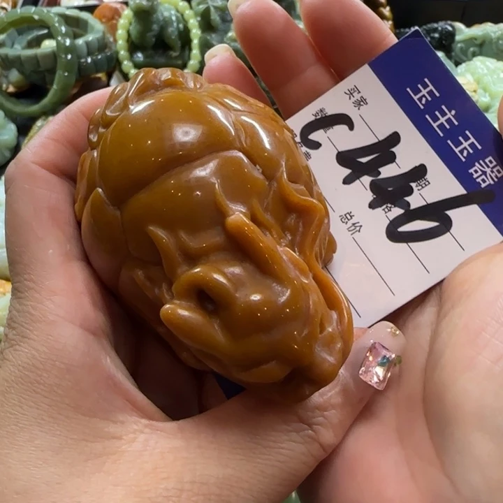 透闪石质玉未镶嵌把件