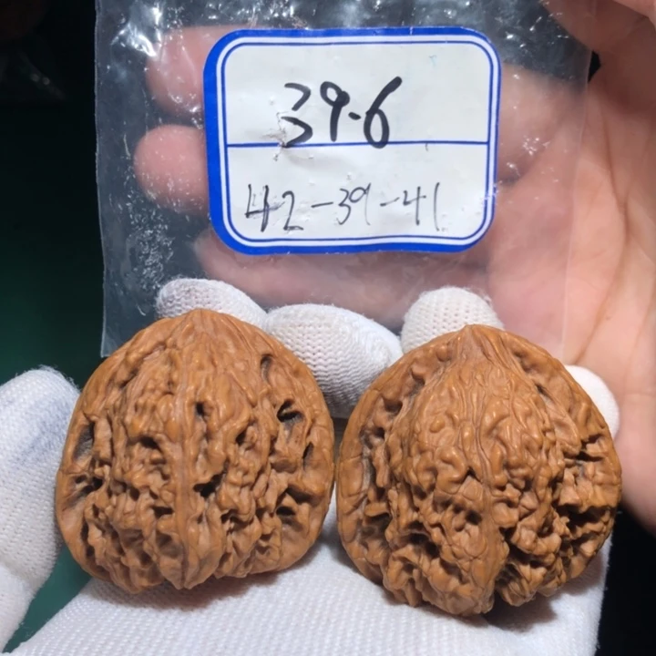 文玩核桃吊坠南疆手拨9