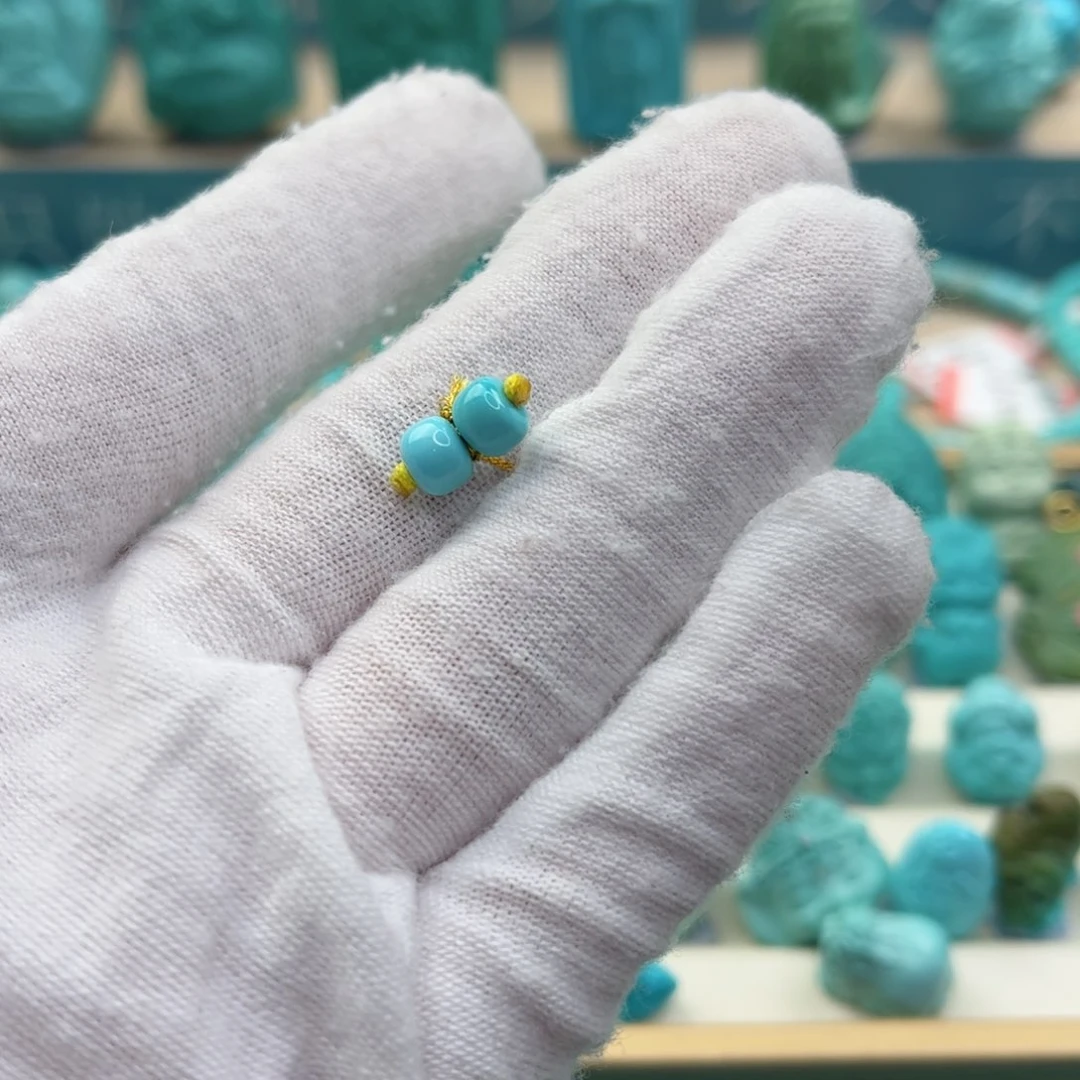 绿松石配饰未镶嵌