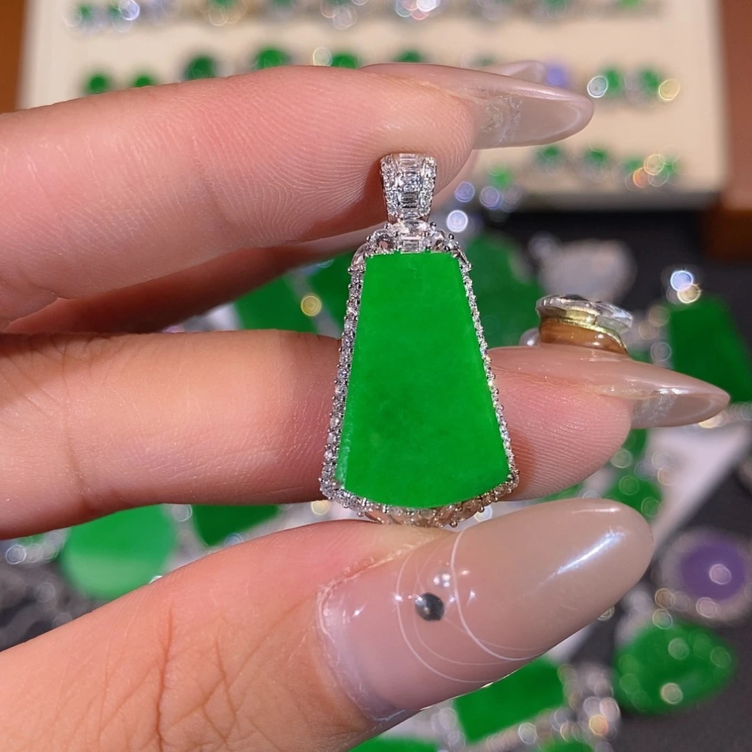 翡翠18K金镶嵌吊坠(不含链)无事牌吊坠