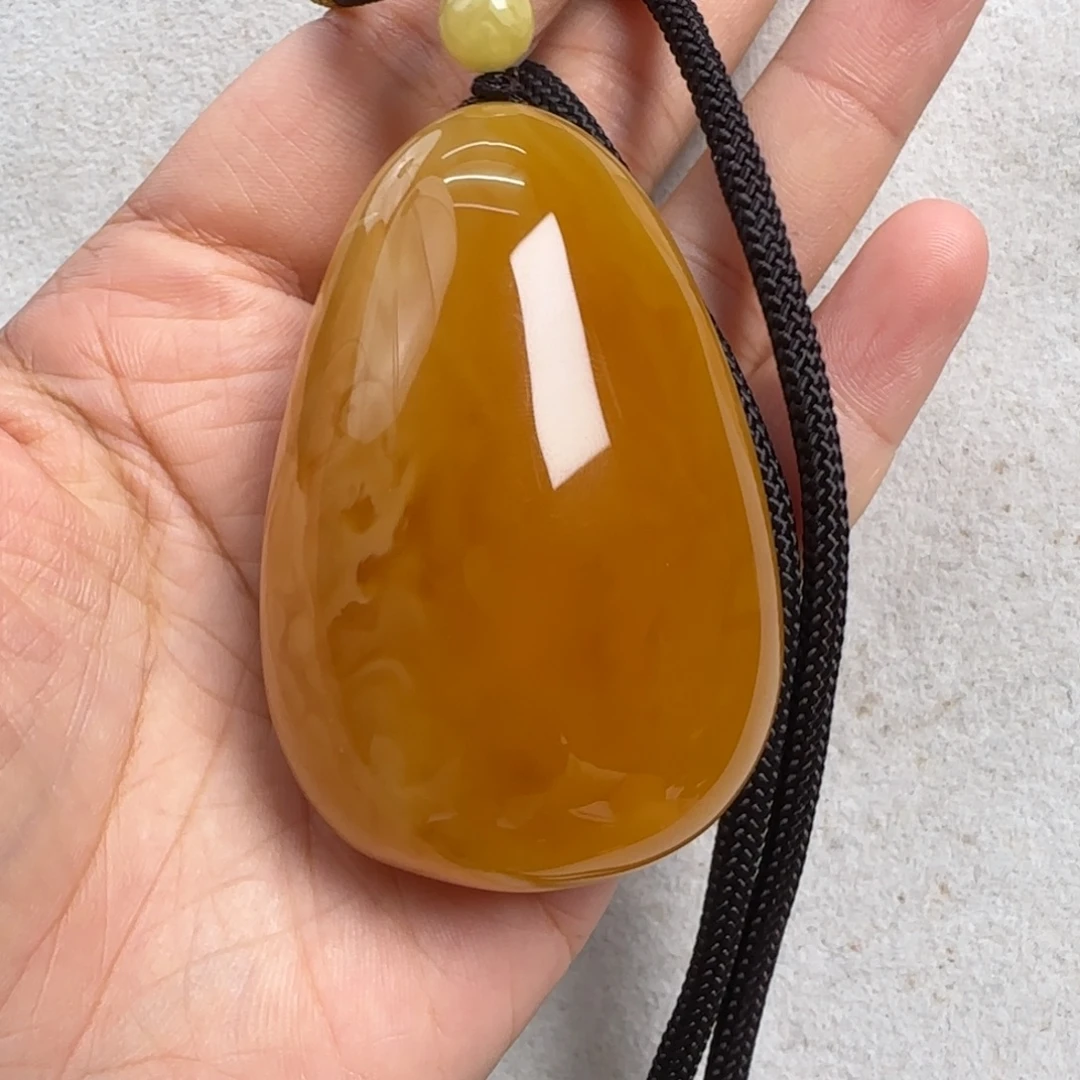 蜜蜡未镶嵌珠宝奇石
