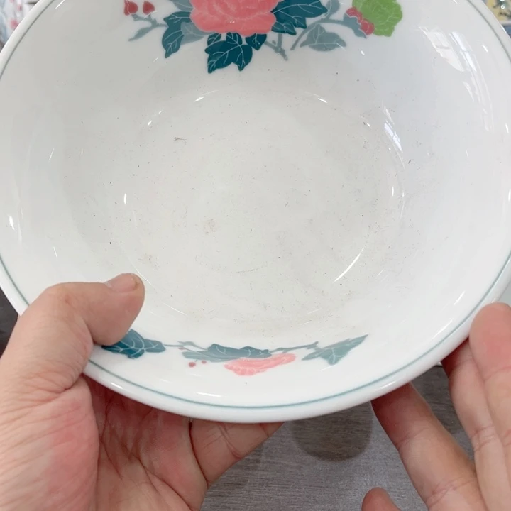 壶釉下五彩的瓷器和瓷器