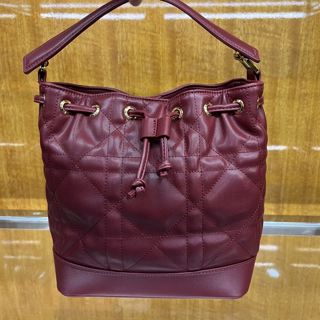 【骄杨专属】2025高级时尚潮流单肩斜跨高档女士包07拼手速