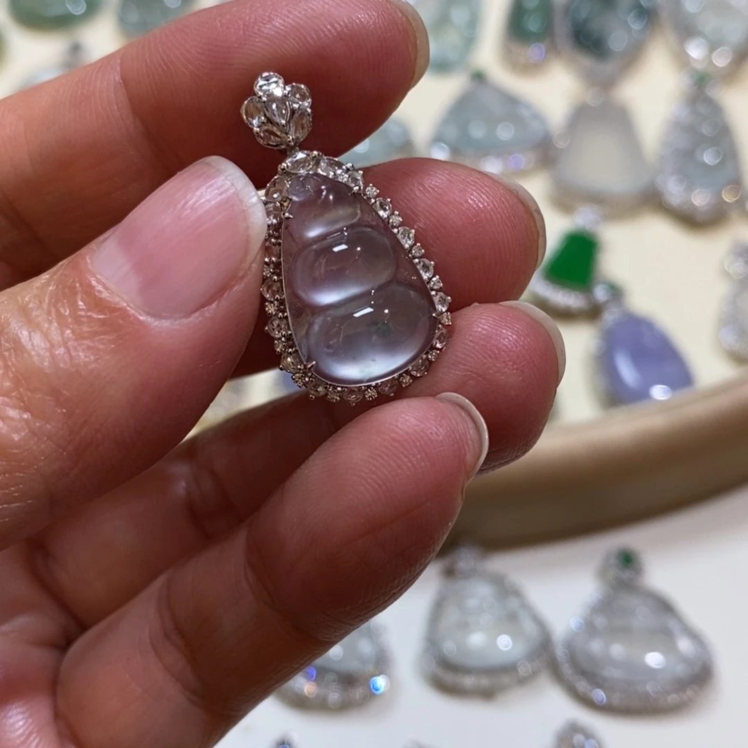 翡翠18K金镶嵌吊坠(不含链)福豆