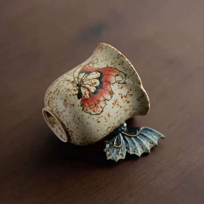 色彩斑斓蝴蝶杯（斋居底款）（Q8020）