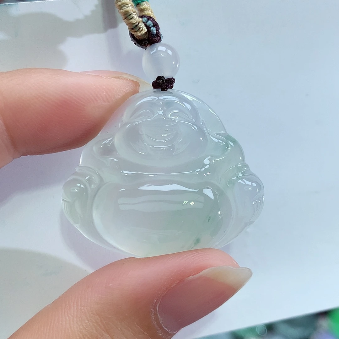 翡翠未镶嵌颈饰佛
